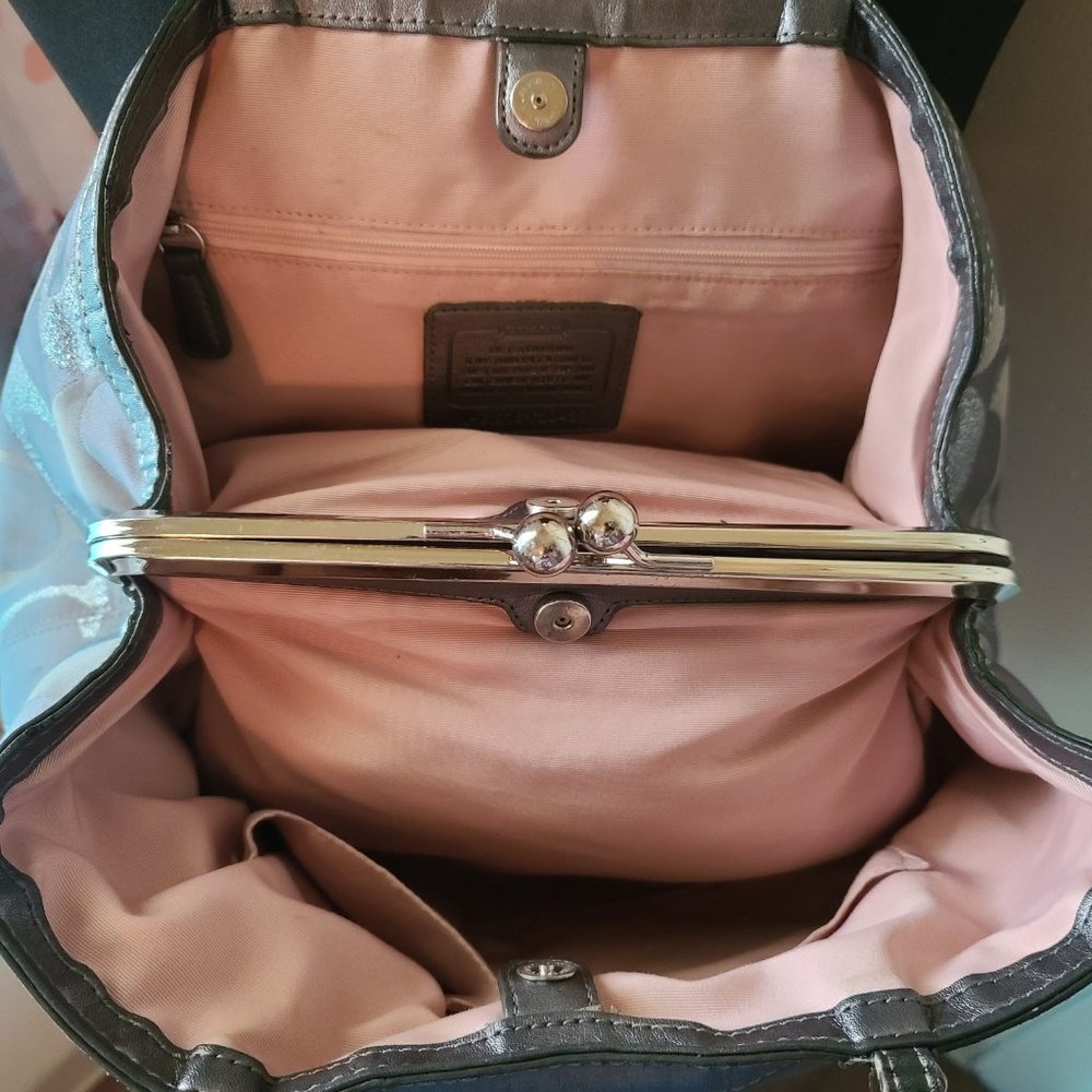 Handbag - Picture 3 of 3